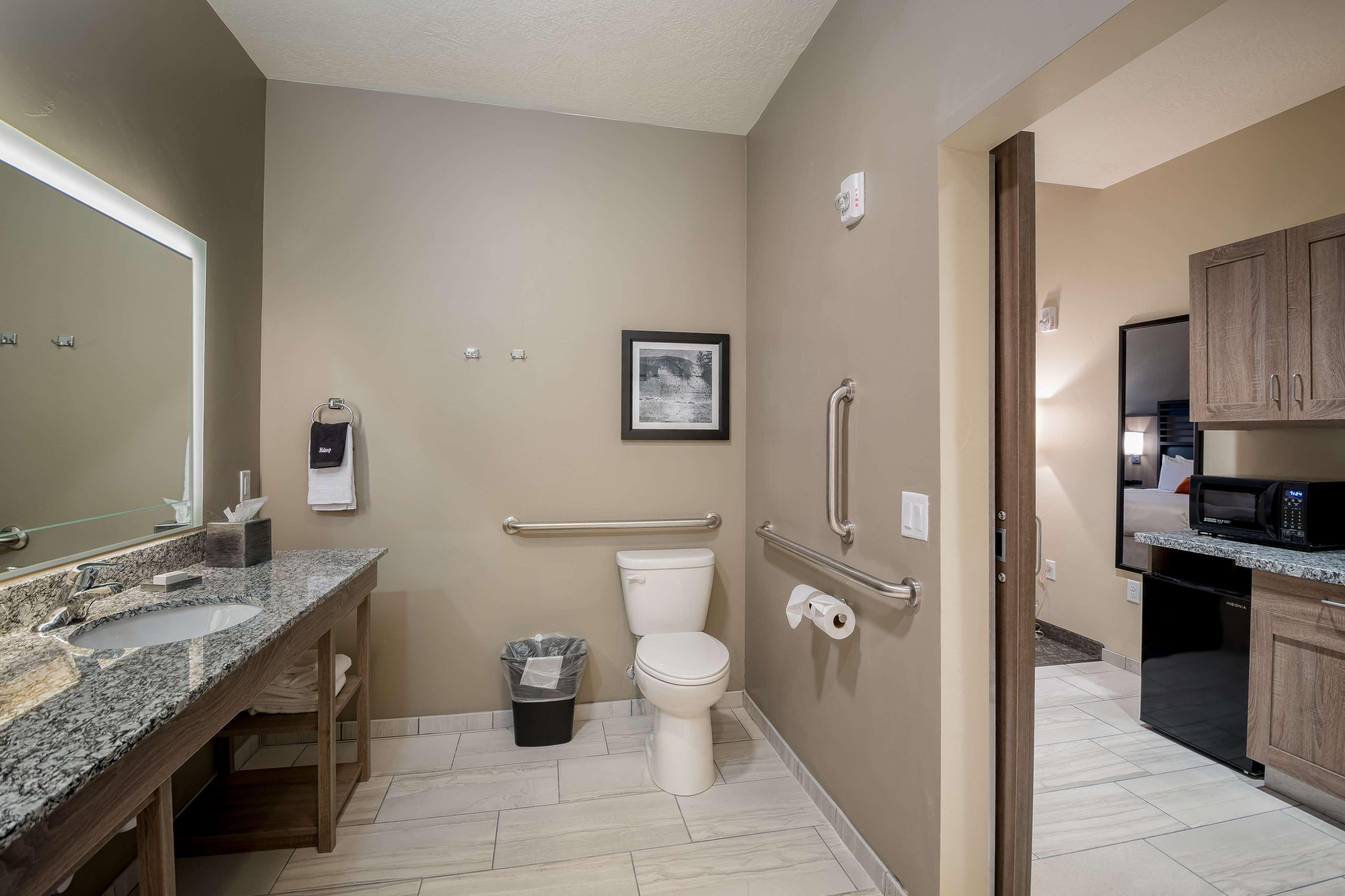 Western Heber Valley Hotel